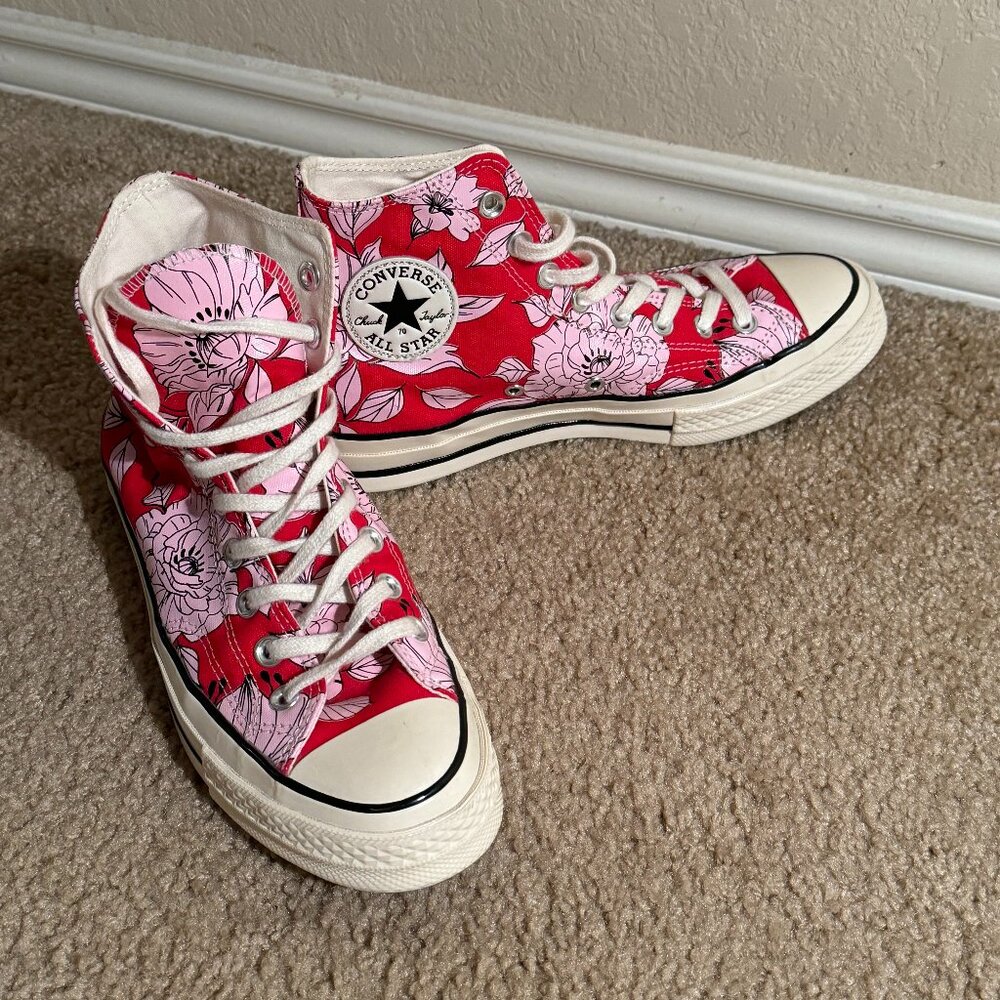 Converse Women’s Vintage Floral Chuck 70 Shoes